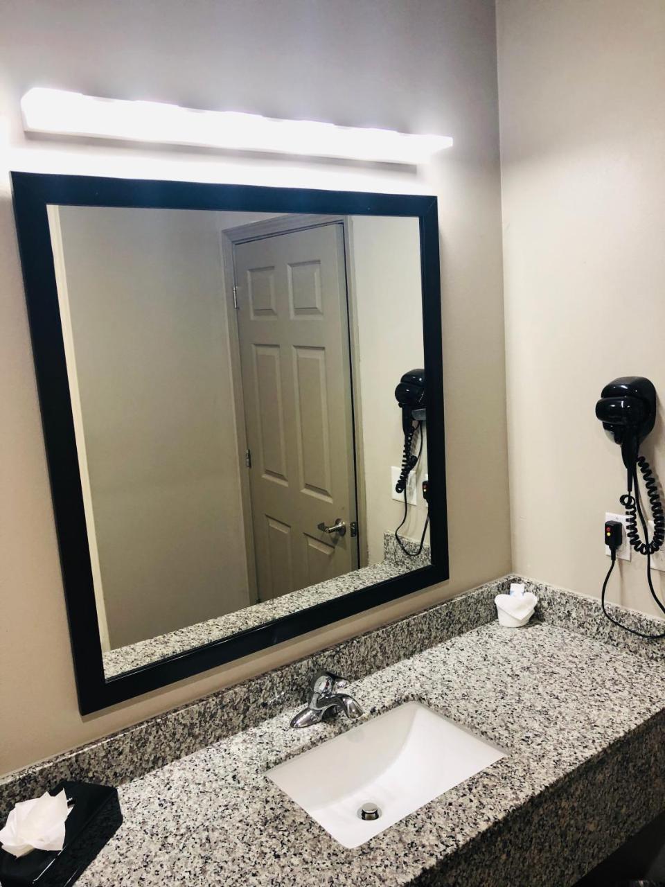 Catoosa Inn & Suites المظهر الخارجي الصورة